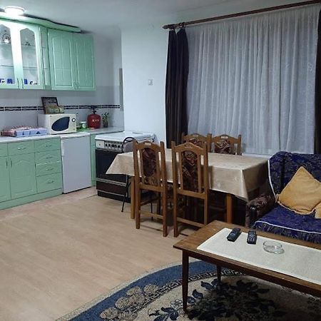 Privatni Smestaj Dobri Dobrosin Exterior photo