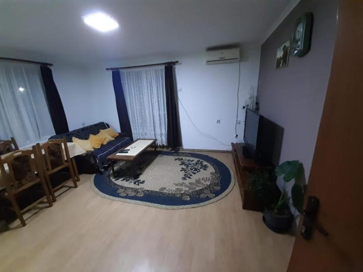 Privatni Smestaj Dobri Dobrosin Exterior photo